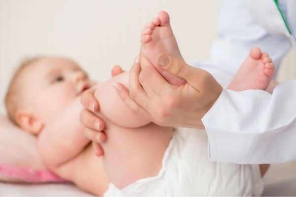 Baby & Braces: Our Hip Dysplasia Diagnosis