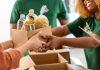 People volunteering.
