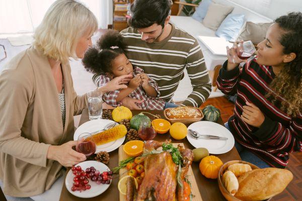 The Family Thanksgiving Traditions Our Editors Cherish