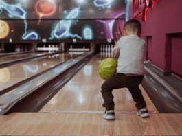 where to go bowling in Fargo