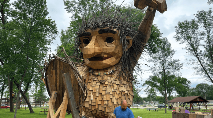 trolls detroit lakes