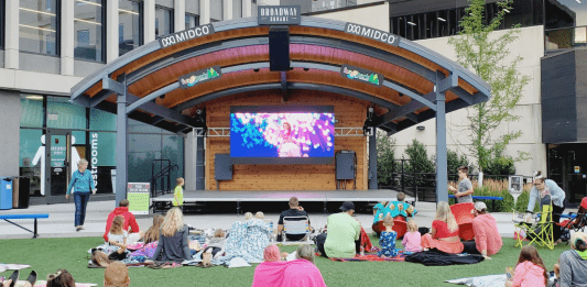 summer outdoor movies fargo