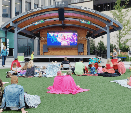 summer outdoor movies fargo