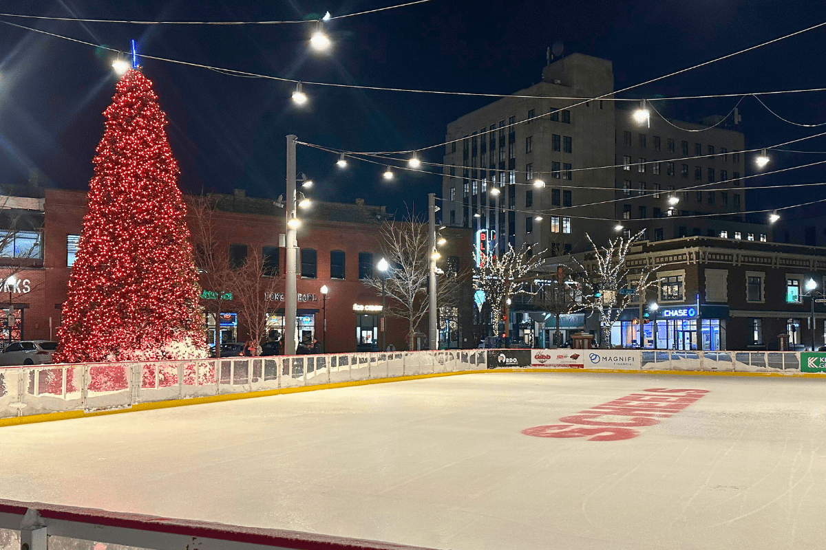 Where to Look at Christmas Lights in Fargo & Moorhead